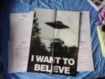 X-Files 1993 - 2002 Series Finale pack - Folder ,Photo album and CD 5